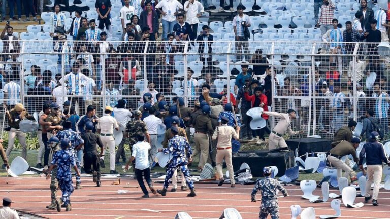 Decepción de Aficionados en la India: Vandalismo tras la Breve Visita de Messi