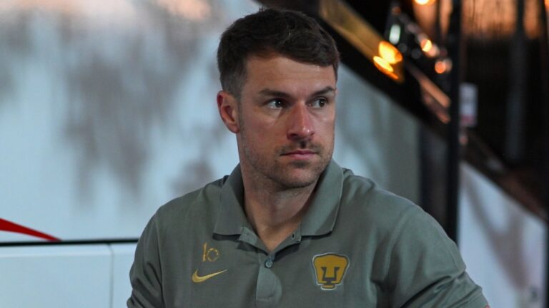 Aaron Ramsey revela que Pumas le rescindió el contrato a pesar de su recuperación