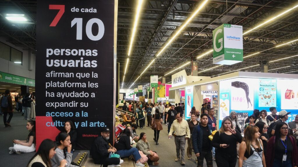 ¿Debería Prohibirse la IA en Universidades? Expertos Analizan su Impacto en el Aprendizaje en la FIL Guadalajara