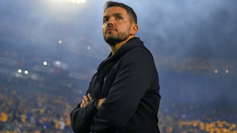 Nicolás Larcamón Reflexiona Sobre la Eliminación Ante Pumas en la Fecha 17