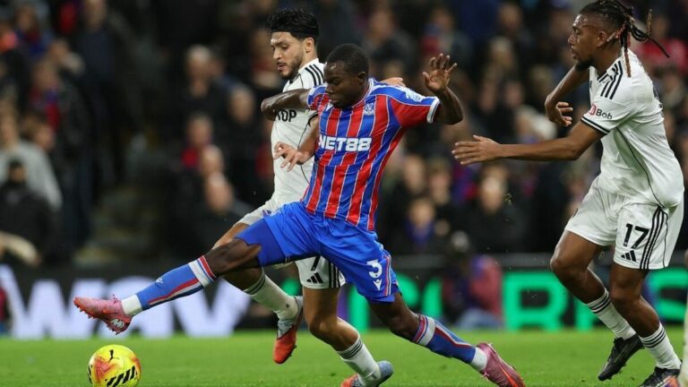 Raúl Jiménez Brilla con Asistencia y Golazo, Pero el Fulham Sufre Derrota Ante Crystal Palace