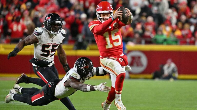 Los Chiefs se alejan de los Playoffs tras la derrota ante los Texans en Arrowhead
