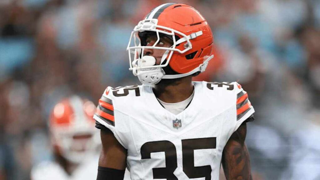 Raiders Refuerzan su Plantel con Chigozie Anusiem y Despiden a Kyu Blu Kelly por Lesión