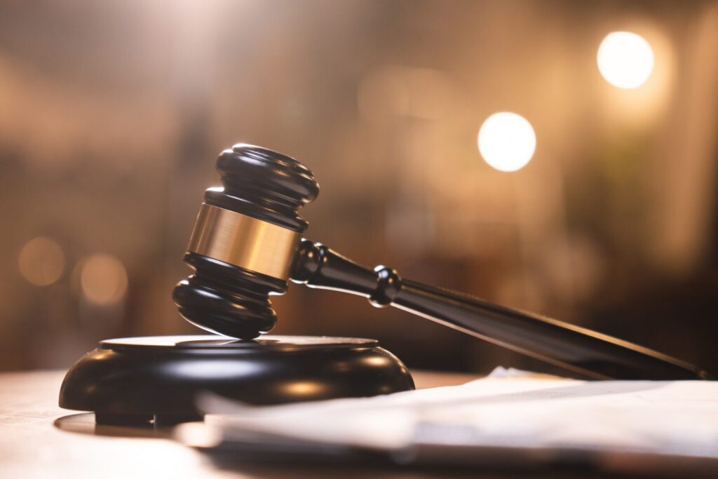 Fraude de desempleo: Hombre de Texas confiesa estafa de 160 mil dólares en Nuevo México