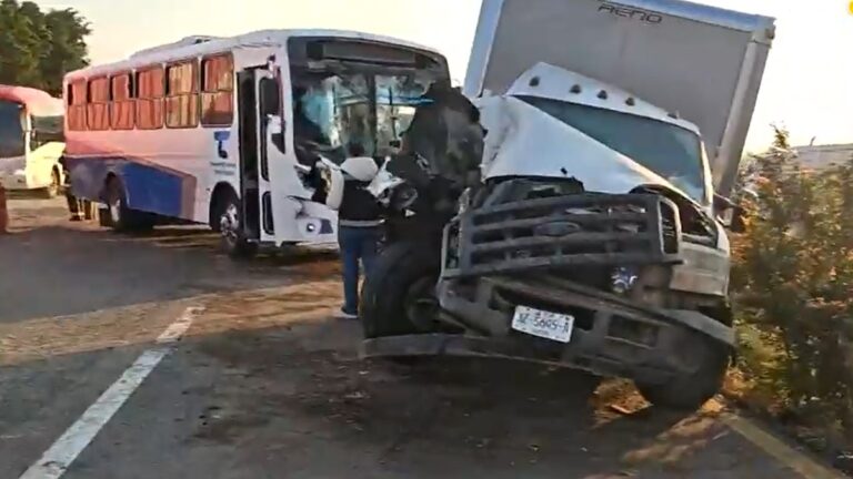 Accidente de tráfico: Choque múltiple en la Carretera Guadalajara-Colima deja 18 heridos, incluida una mujer embarazada