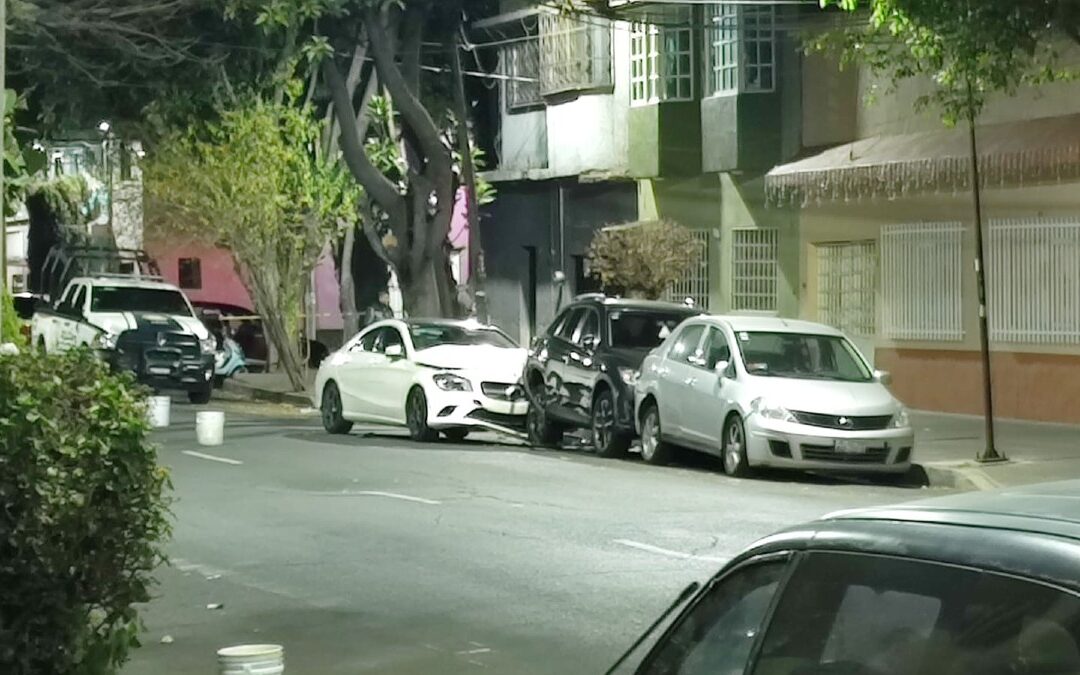 Violento ataque de balas en Venustiano Carranza: fallece conductor de auto de lujo