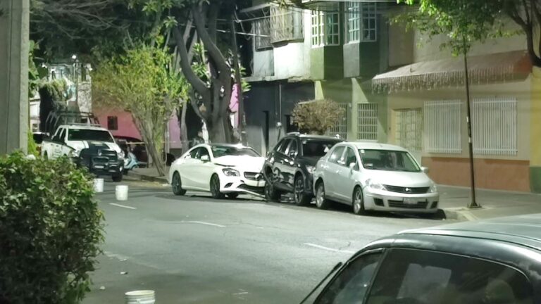 Violento ataque de balas en Venustiano Carranza: fallece conductor de auto de lujo