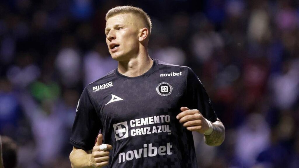 Mateusz Bogusz: La Incertidumbre Continua en Cruz Azul