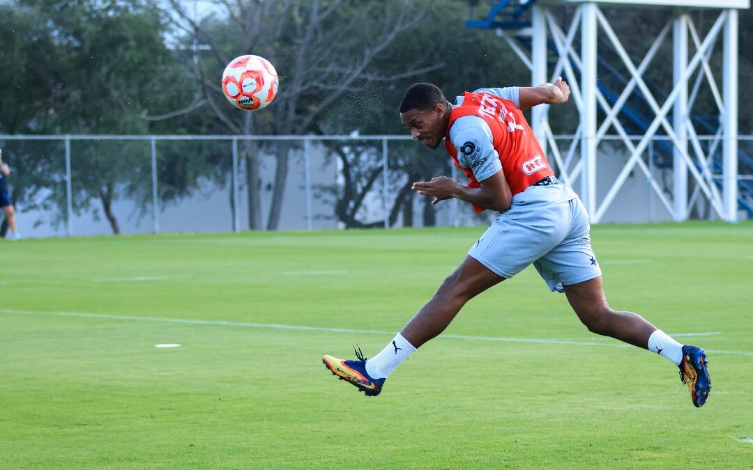 Anthony Martial se pierde el entrenamiento con Rayados: razones detrás de su ausencia