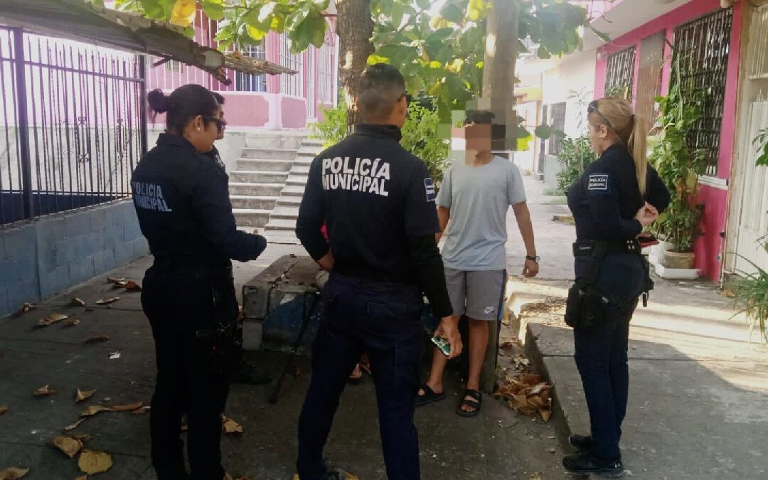 Mujer de 68 años y su nieto rescatados tras secuestro virtual en Michoacán