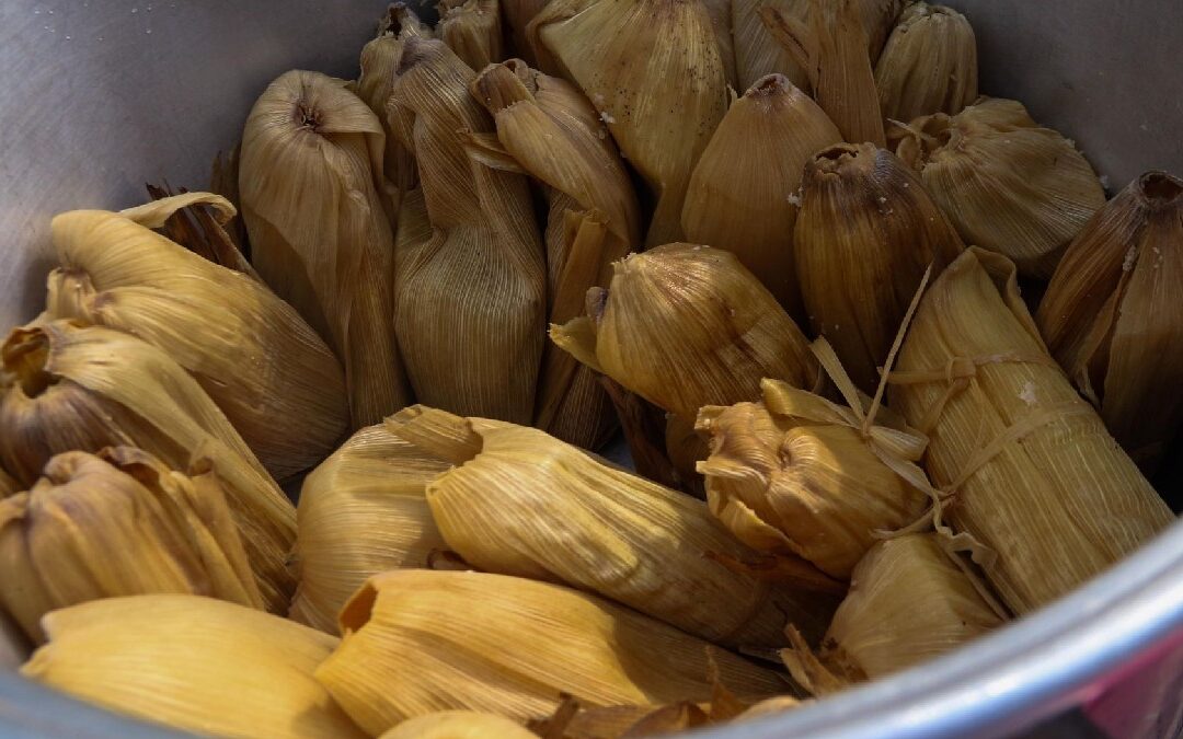 Familia de Saltillo No Duerme por Alta Demanda en Venta de Tamales