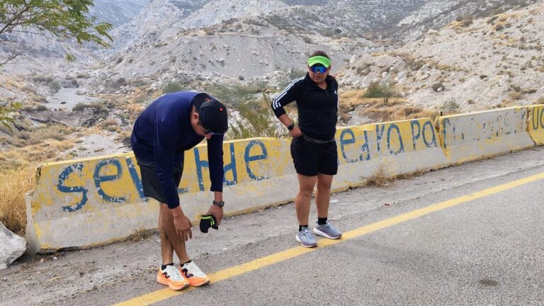 Maratón Lala: Pareja Lagunera Comienza el Año Corriendo en Lubbock