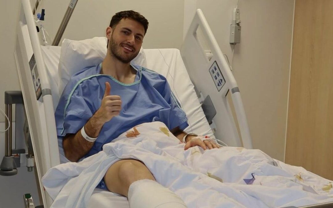 Santiago Giménez: El Entrenador del Milan Confirma su Tiempo de Baja por Lesión