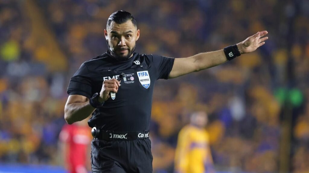 Pollo Ortiz: ‘Los Equipos de Fútbol están Vetando Árbitros, lo que Lleva a la Llegada de Extranjeros’