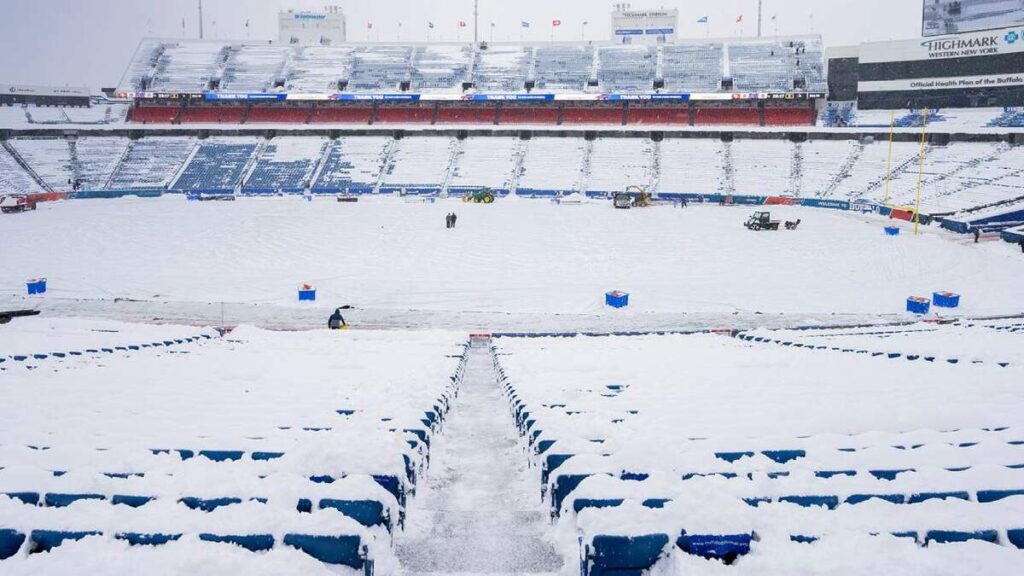 ¡Llama a los Aficionados! Buffalo Bills Necesita Ayuda para Palear Nieve en el Highmark Stadium