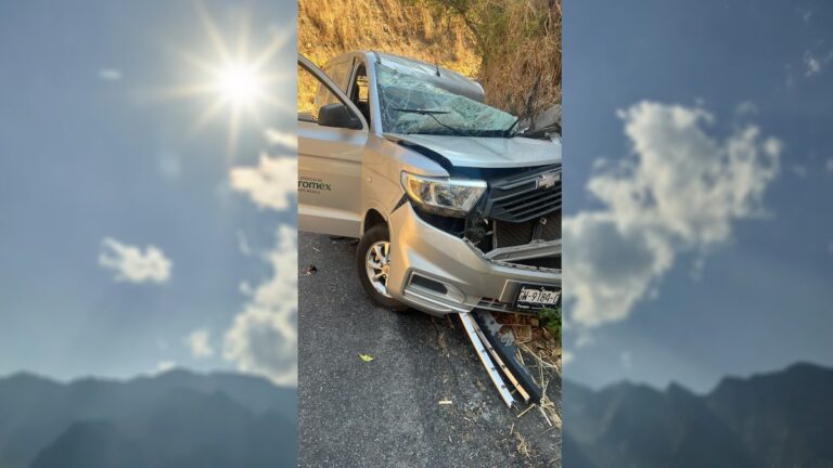 Choque en carretera: Tráiler invade carril y causa dos lesionados en el puente de Beltrán