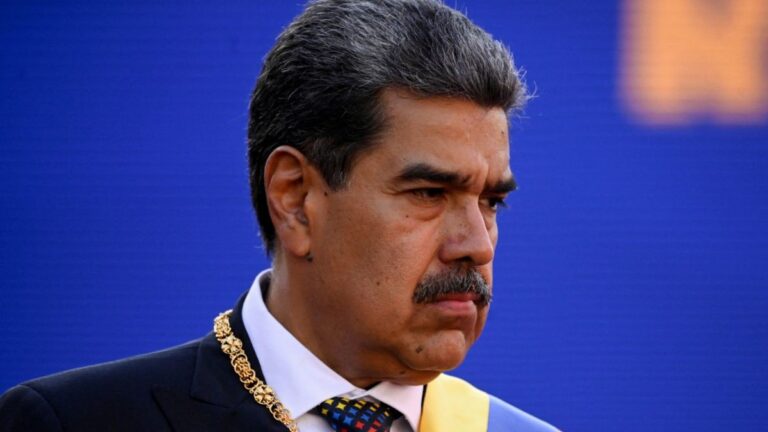 Venezuela: Ataque a Base Militar Resulta en la Detención de Nicolás Maduro