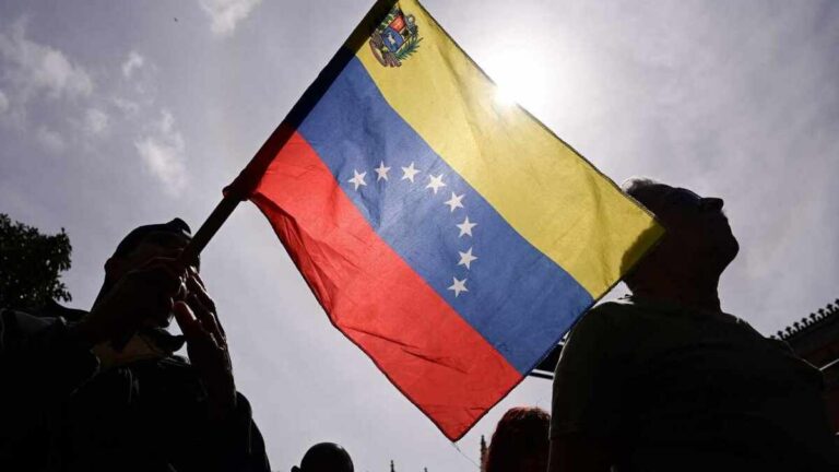 Impactante imagen de Nicolás Maduro bajo custodia: detalles de la situación actual