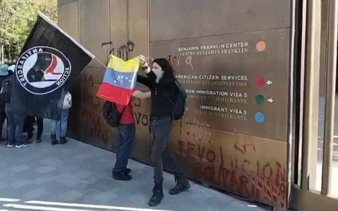 Crisis Diplomática: Atacan la Embajada de Estados Unidos en México Tras la Captura de Nicolás Maduro