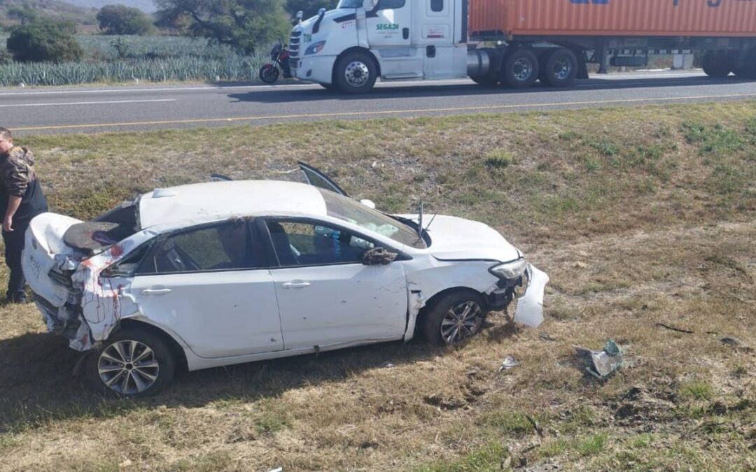 Accidente de tráfico en Michoacán: volcadura deja heridos graves en la autopista