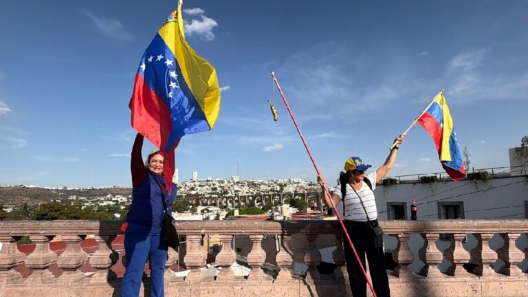 Venezolanos en Querétaro Celebran la Detención de Nicolás Maduro por Estados Unidos