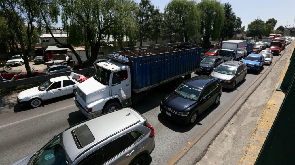 Hoy No Circula en CdMx y Edomex: Descubre qué autos descansan el domingo 4 de enero de 2026