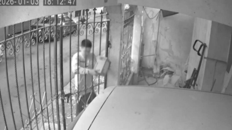 ¡Alerta! Robo de paquetes de Amazon por joven ladrón en Monterrey | VIDEO