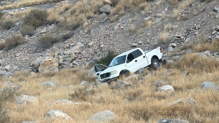 Accidente de tráfico en Lerdo: camioneta vuela tras perder el control en una curva peligrosa