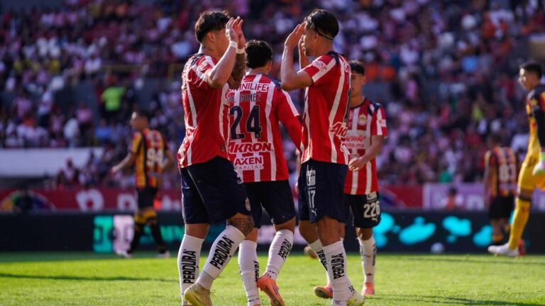 Chivas Brillan en la Copa Pacífica: Victoriosa Pretemporada Contra Leones Negros