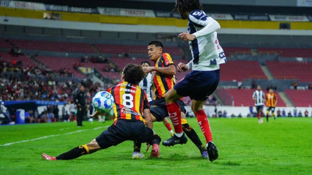 Carlos Fierro se ausenta del Clausura 2026 por ruptura de ligamentos