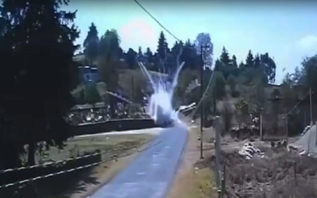 Explosión en Jilotepec deja a joven con quemaduras graves mientras transportaba pirotecnia en moto