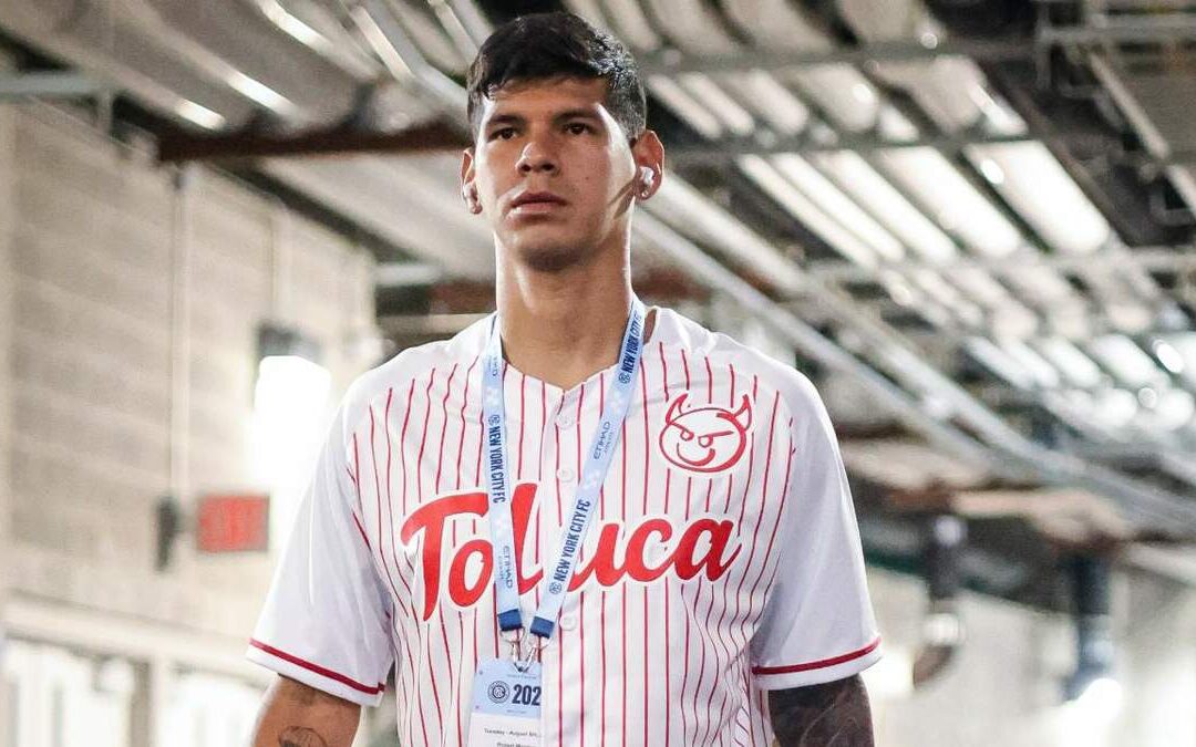 Pumas Avanza en Fichaje: Negociaciones por Robert Morales con Toluca