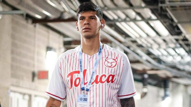 Pumas Avanza en Fichaje: Negociaciones por Robert Morales con Toluca