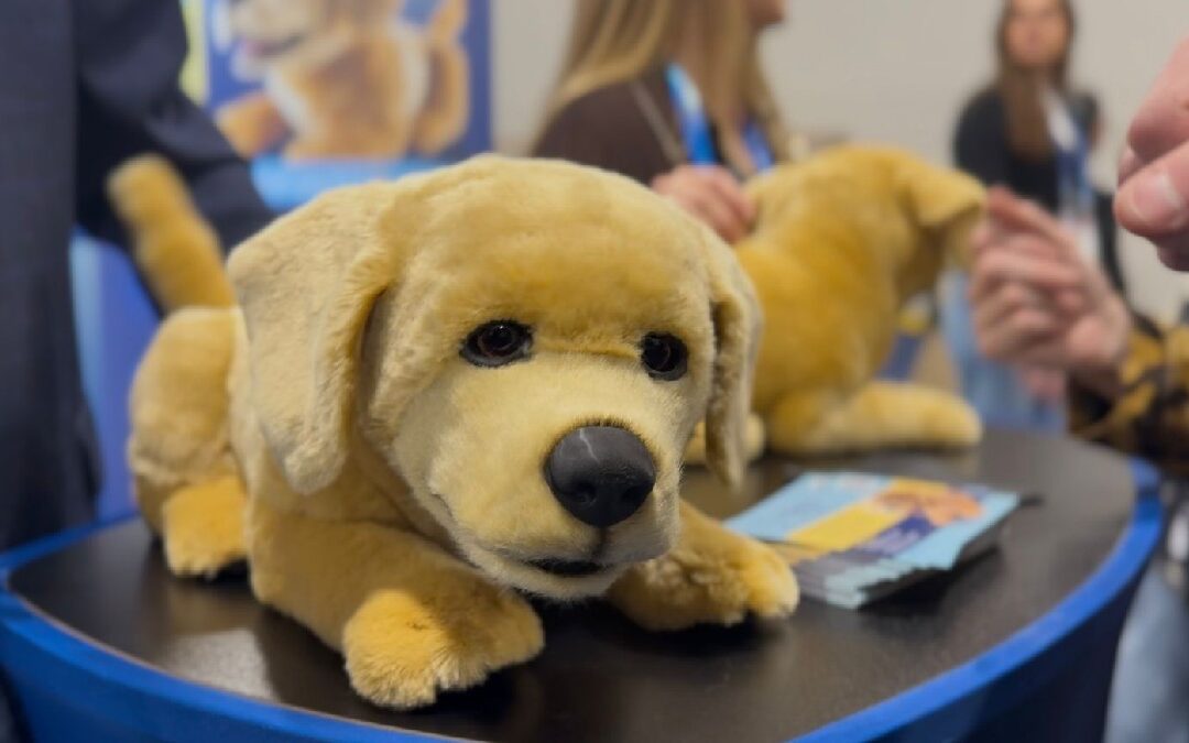 Descubre Tombot Jennie: El Perrito Robótico Que Responde al Tacto Humano