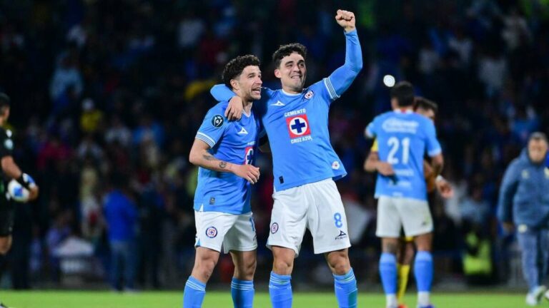 Cruz Azul: Cambios Significativos en el Plantel con la Salida de Jugadores Mayores de 30 Años