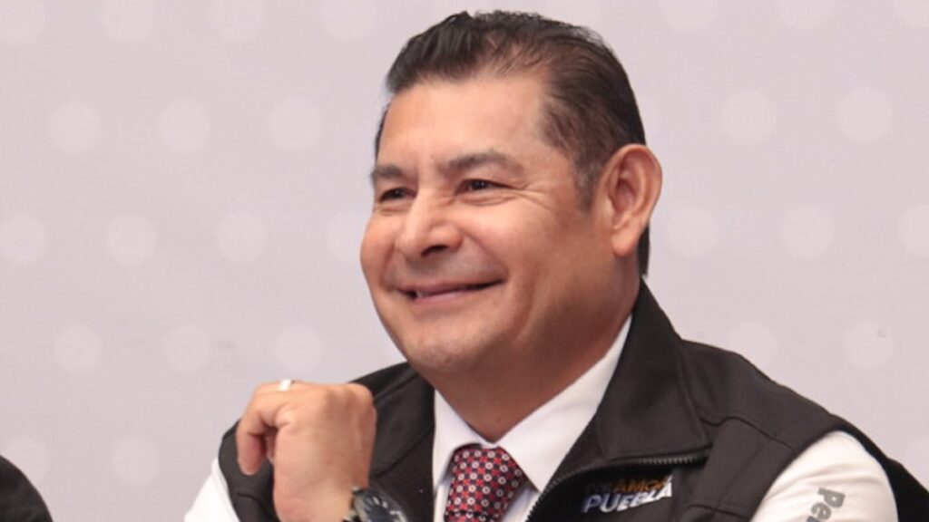 Armenta Denuncia la Inacción de Alcaldes del Triángulo Rojo ante Deshuesaderos de Vehículos