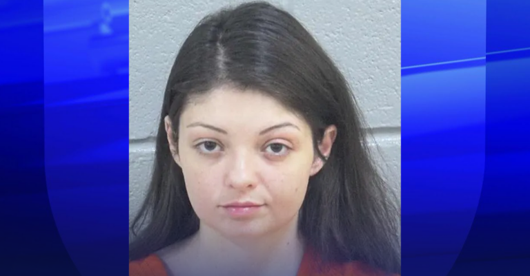 Una mujer de Midland arrestada por asalto agravado con cuchillo a su madre