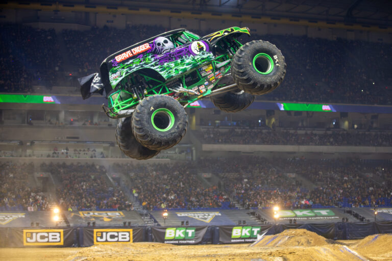 Monster Jam San Diego: Tres Fines de Semana de Adrenalina y Acrobacias
