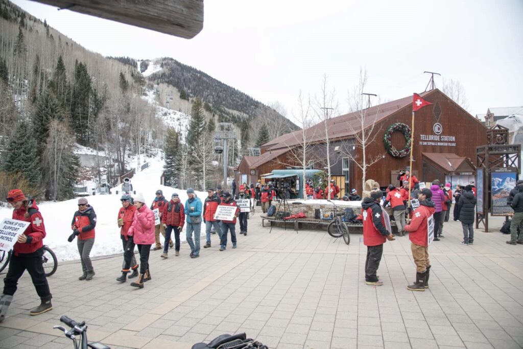 Reapertura de Telluride: Fin de la Huelga de Patrulleros de Esquí y Nuevas Condiciones para Esquiadores