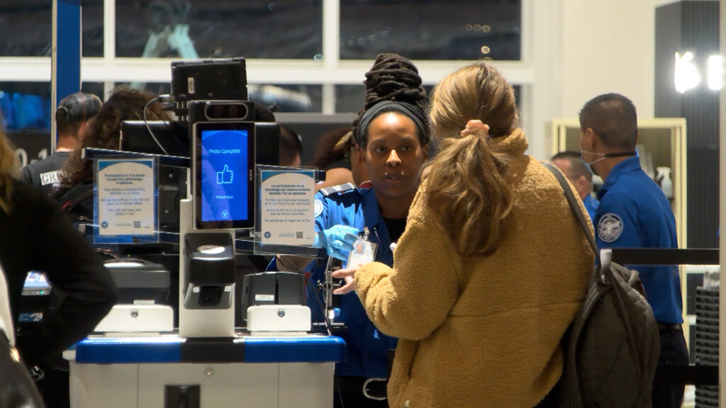 Evita la tarifa de verificación de 45 dólares: Obtén tu Real ID antes de febrero para viajar seguro