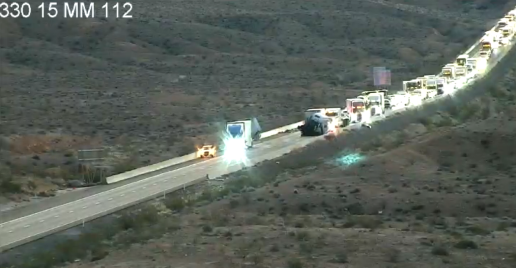 Cierre Total de la I-15 Sur en la Milla 113 Debido a Colisión de Tráfico en Las Vegas