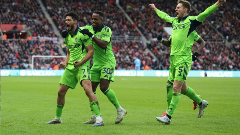 Raúl Jiménez brilla y lidera la victoria del Fulham sobre el Sunderland con un doblete