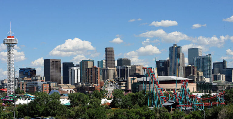 Elitch Gardens de Denver: Temporada 2026 más extensa con nuevos eventos y empleos