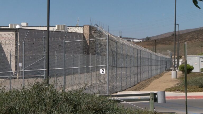 Récord de detenciones de ICE en julio aumenta la preocupación en San Diego