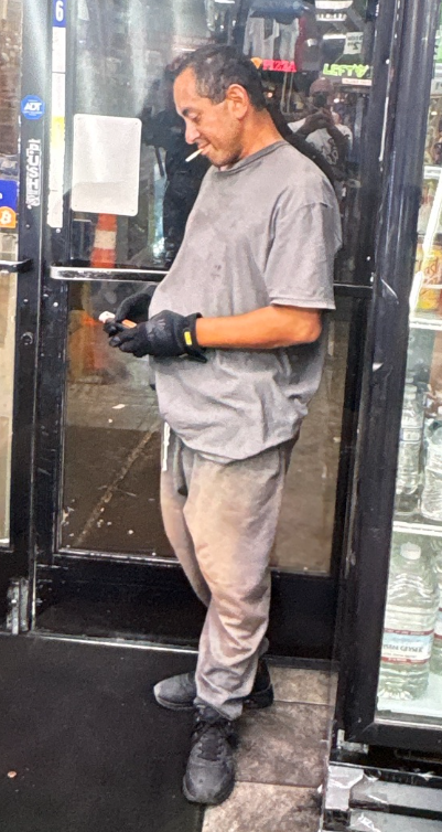 Sospechoso buscado: Un hombre armado enfrenta a empleados en Las Vegas y huye a pie