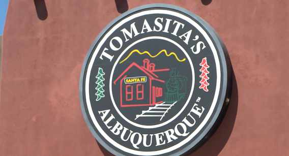 Negocios se unen para apoyar a empleados de Tomasita’s tras el devastador incendio